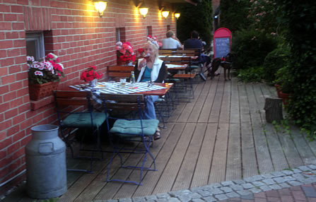 Landhaus Meyenburg Sommerterrasse am Abend